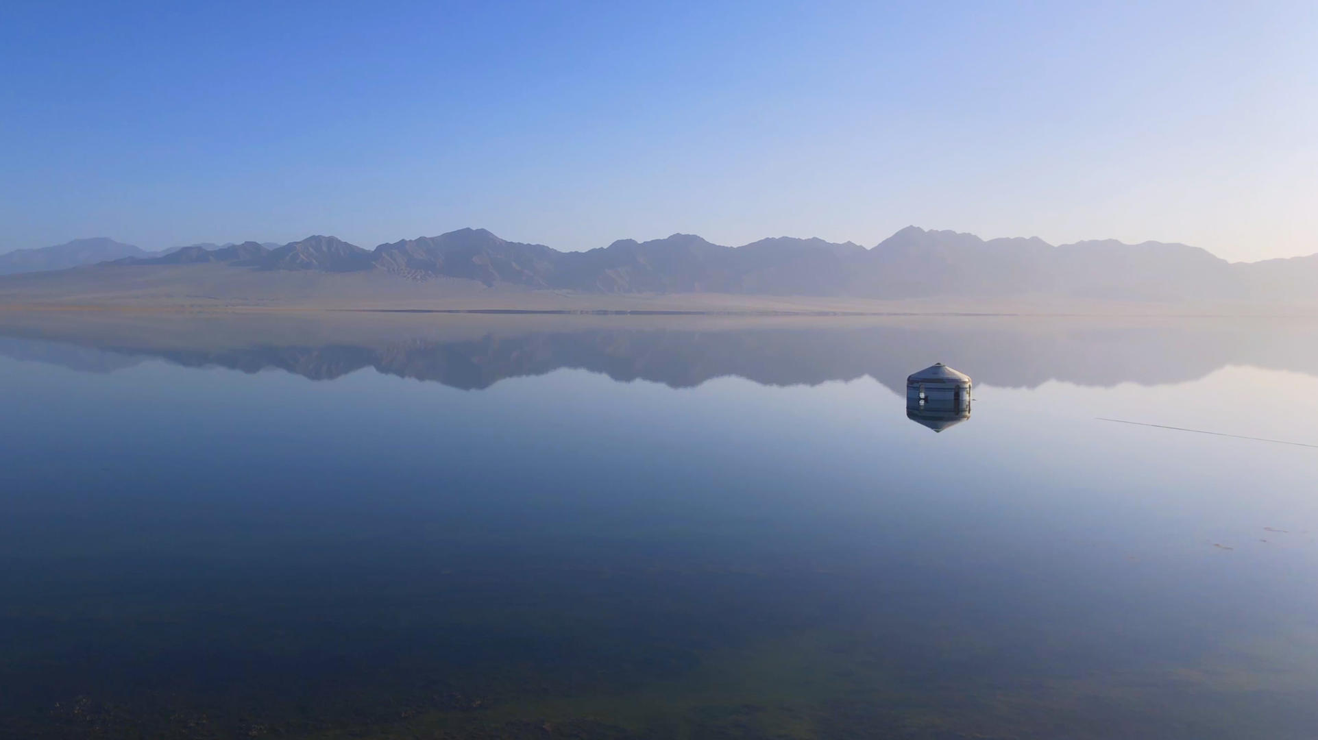 4K实拍苏干湖视频的预览图