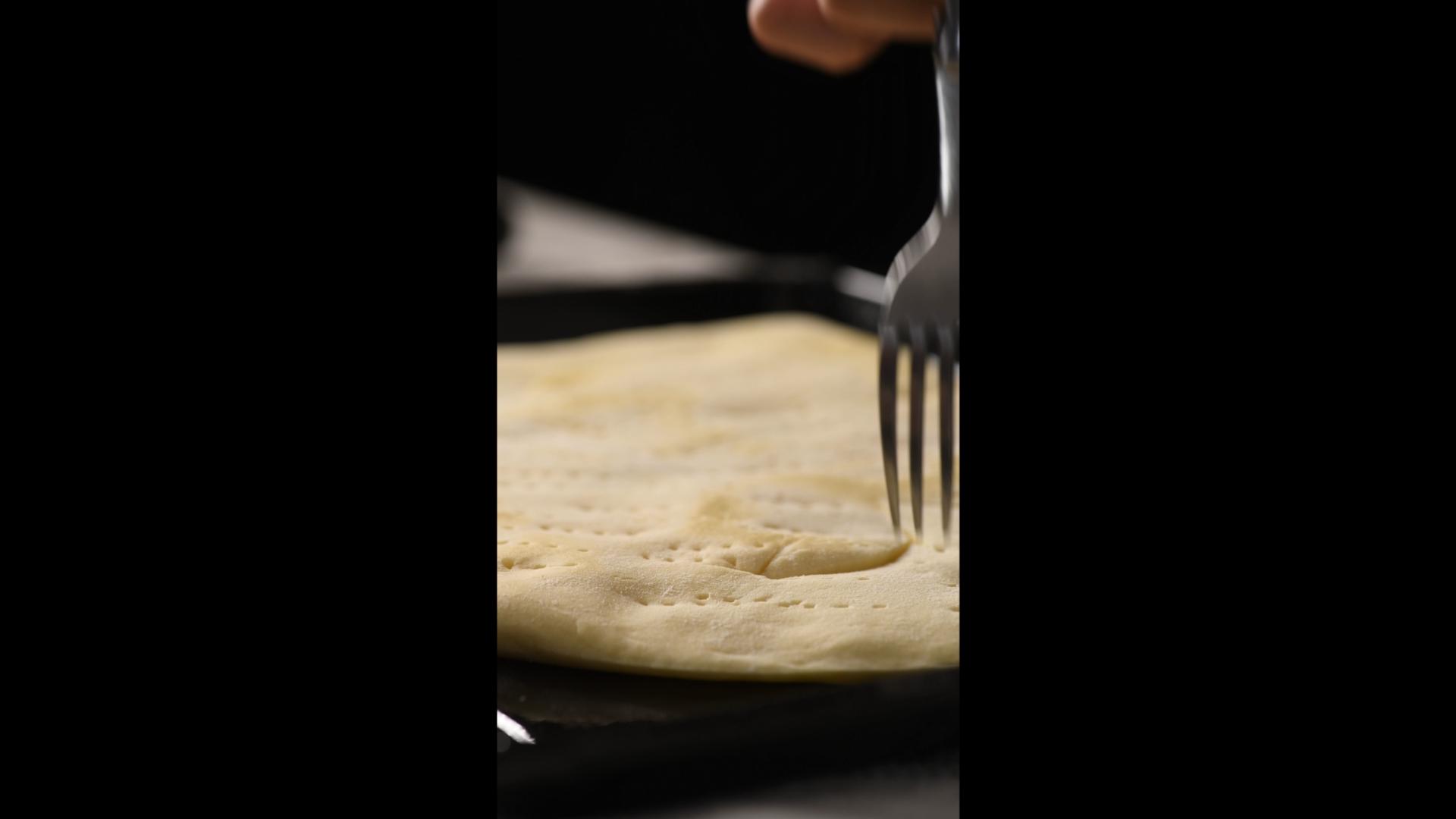 竖屏4k披萨饼戳洞视频的预览图