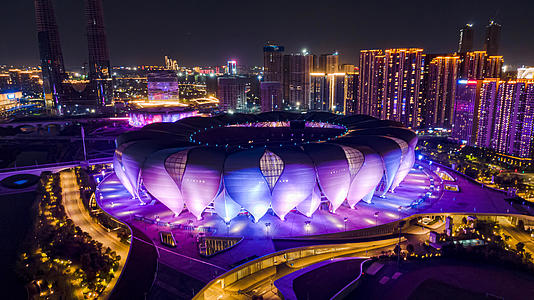 4K震撼航怕延时杭州亚运会奥体中心夜景视频的预览图