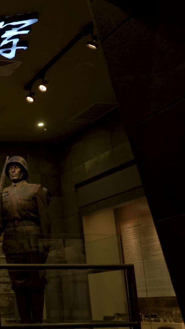滇西抗战纪念馆实拍雕塑展览视频的预览图