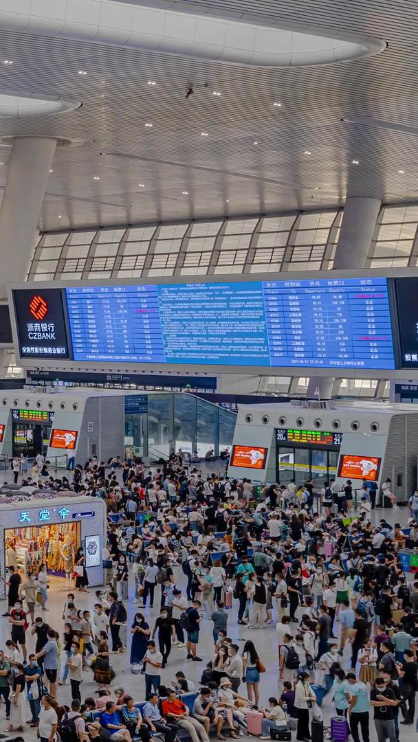 杭州东站旅客候车室延时令人震惊视频的预览图