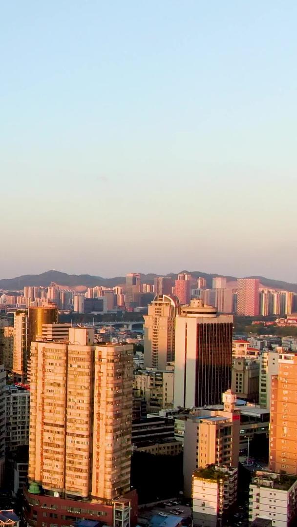 柳州城市高楼航拍视频的预览图