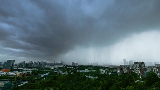 深圳南山区暴雨延时摄影4K视频的预览图