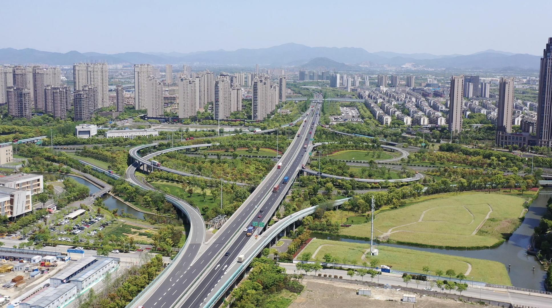 宁波城市交通宁波东枢纽立交桥视频的预览图