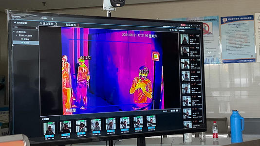 4K实拍医院疫情期间住院部智能体温监测设备视频的预览图
