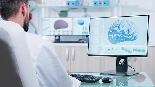 医生研究设施3D脑扫瞄视频的预览图