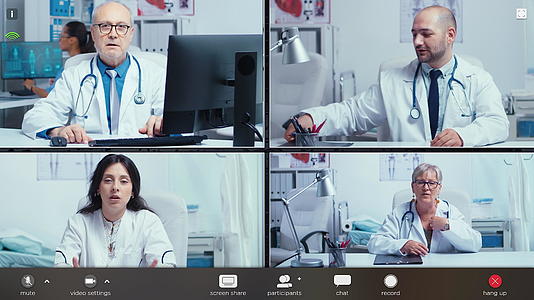 四名医务工作者在网上发言视频的预览图