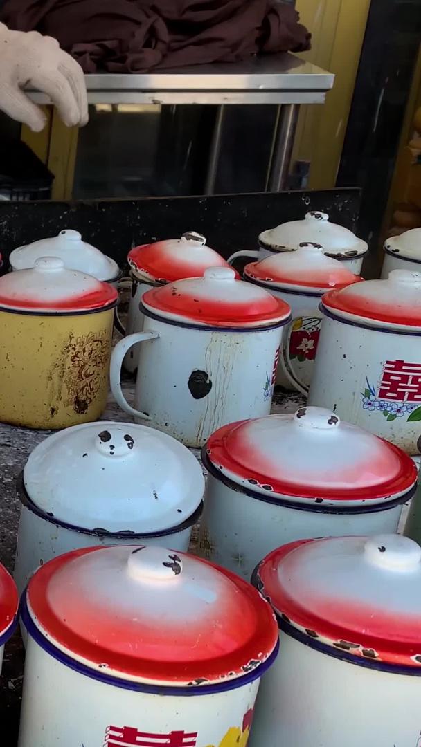 拍摄新疆南部喀什地区著名美食小吃茶缸肉制作过程视频集合视频的预览图