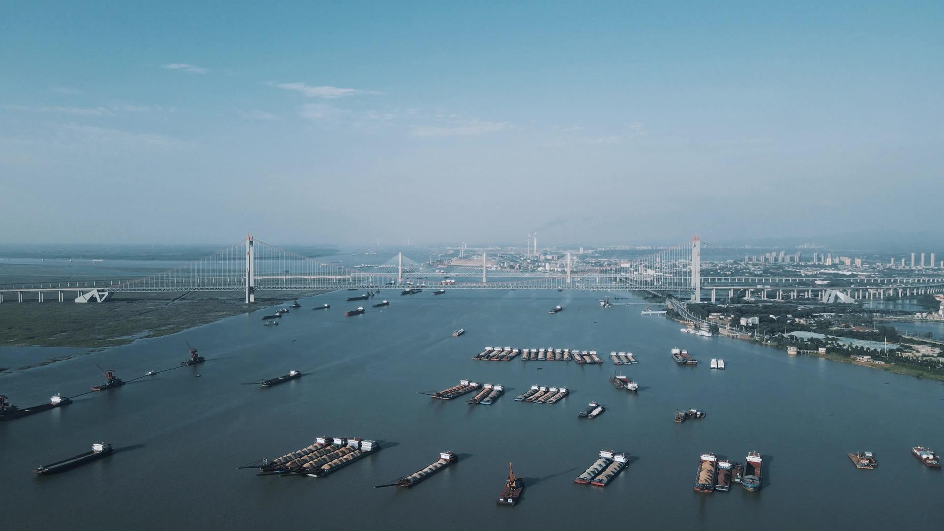 湖南省岳阳洞庭湖水船只航拍视频的预览图