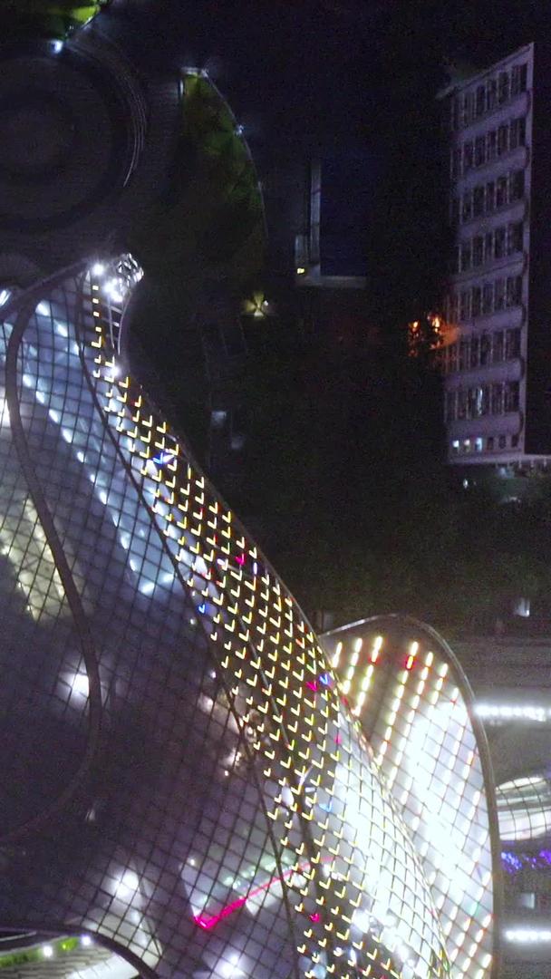广州天环广场鸟瞰夜景视频的预览图