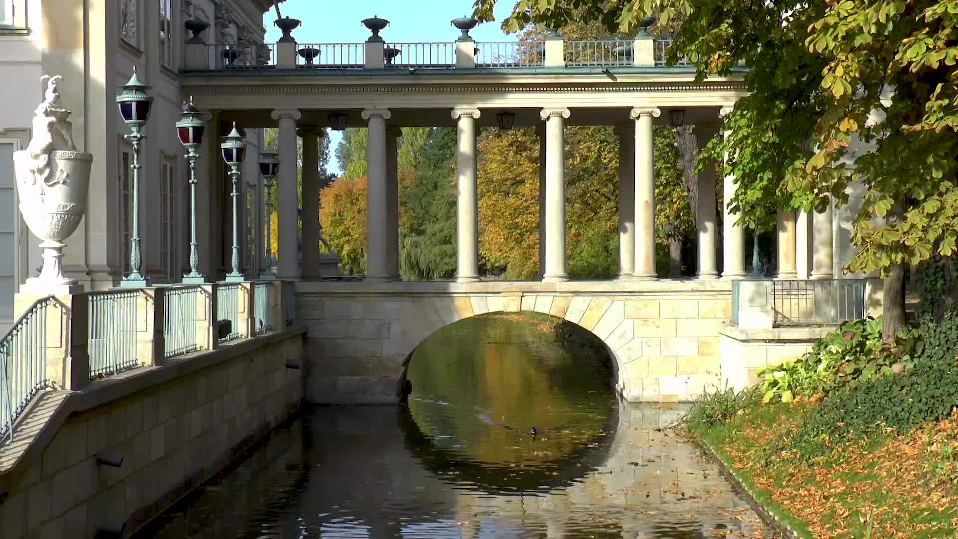 岛上的宫殿瓦锯poland视频的预览图
