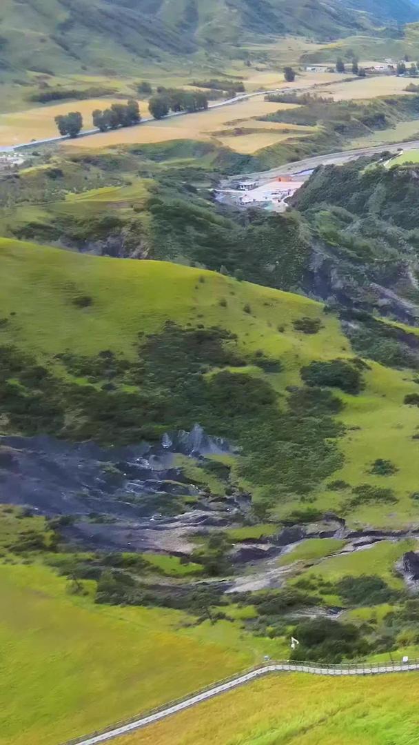 甘孜墨石公园风景区航拍视频的预览图