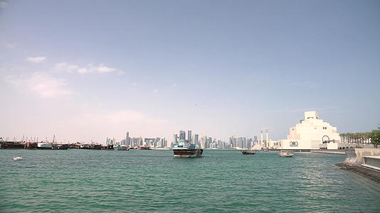 卡塔尔道哈的天空线视频的预览图