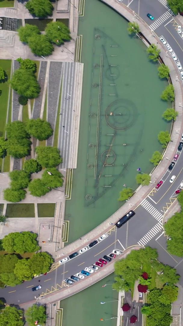 美丽的航拍城市建设视频的预览图