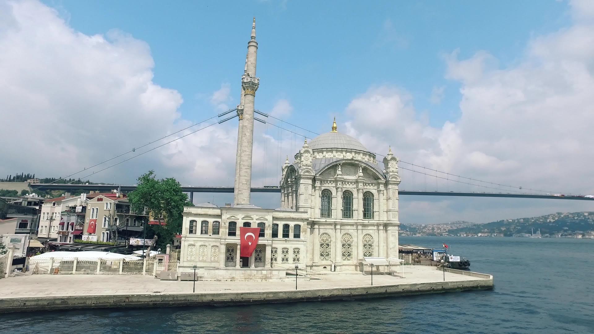 奥尔塔科伊清真寺和Bosporus桥Istanbul视频的预览图