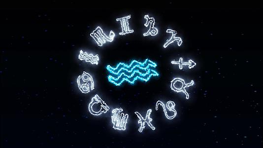 所有12个黄瓜符号和名称显示在深蓝海和火花效应的背景下视频的预览图