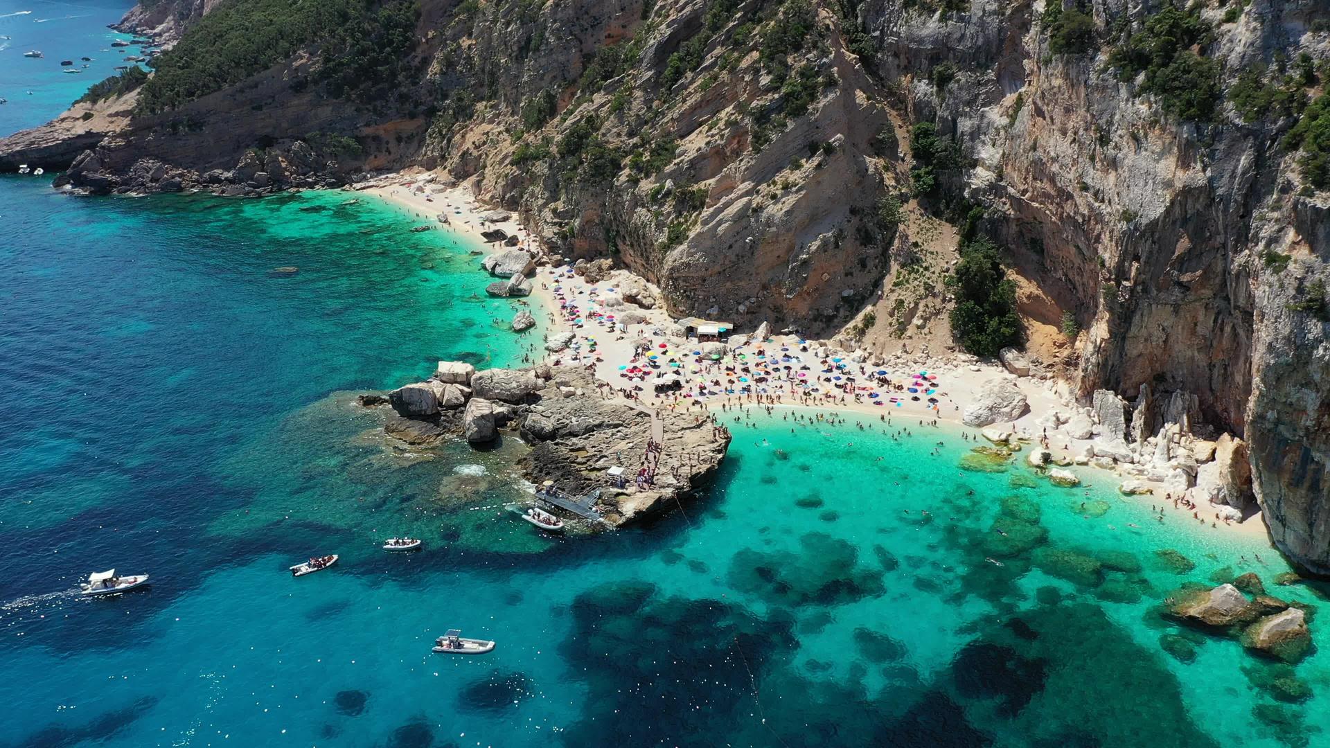 卡拉马里奥卢的视图来自上面著名的海滩意大利视频的预览图
