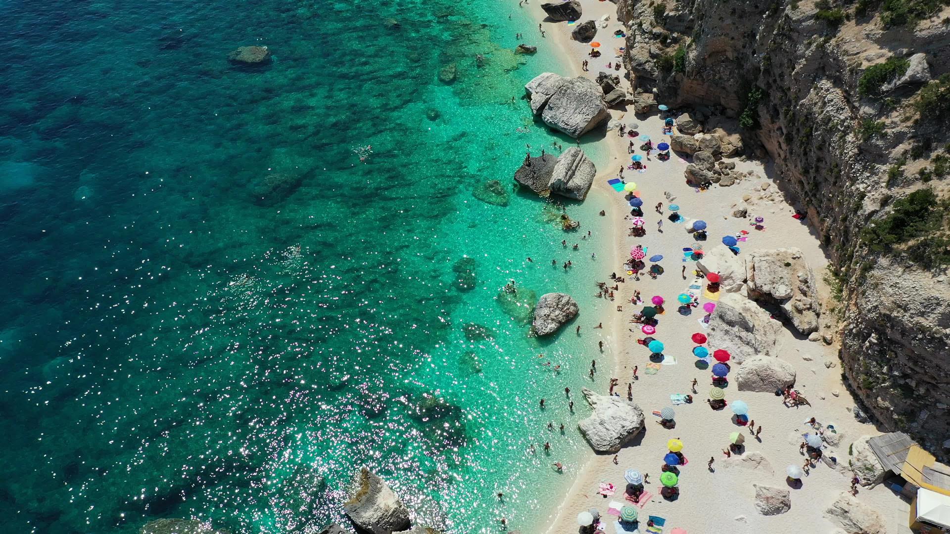 卡拉·马里奥卢是著名的海滩视频的预览图