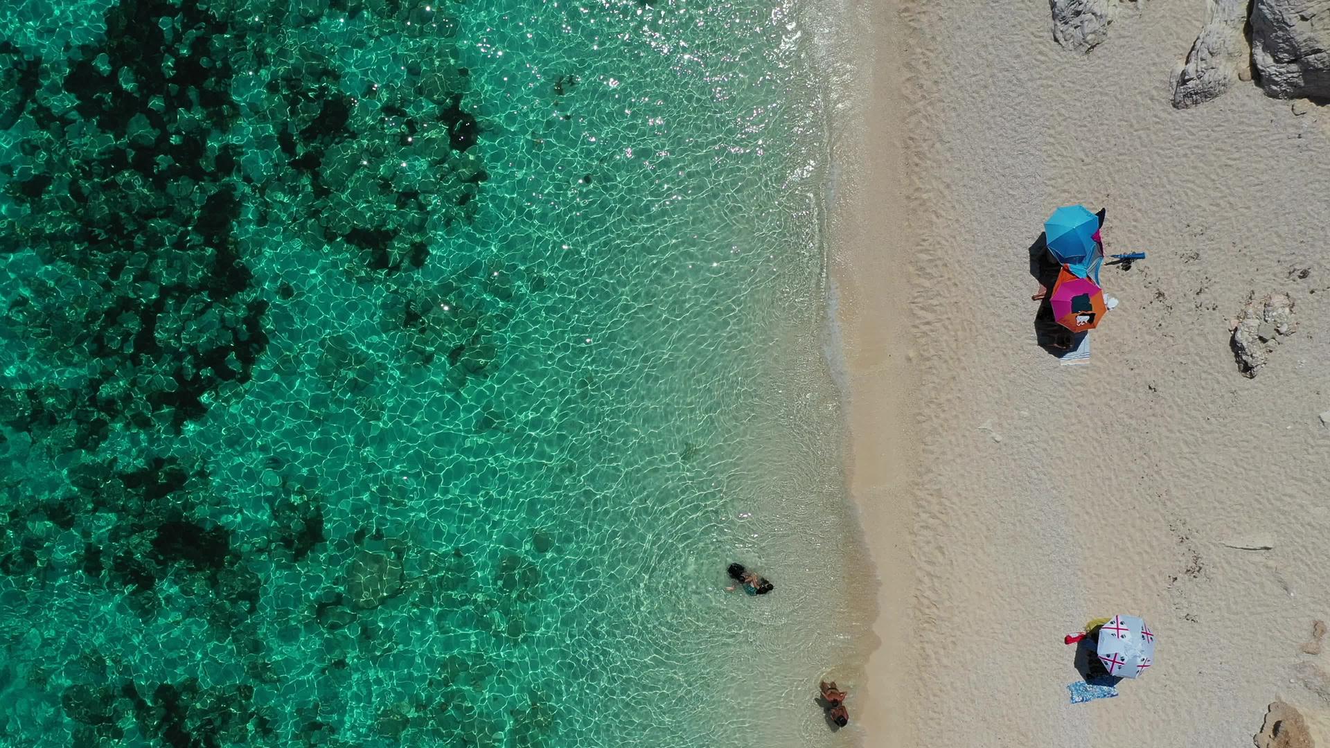 卡拉·马里奥卢是著名的海滩视频的预览图