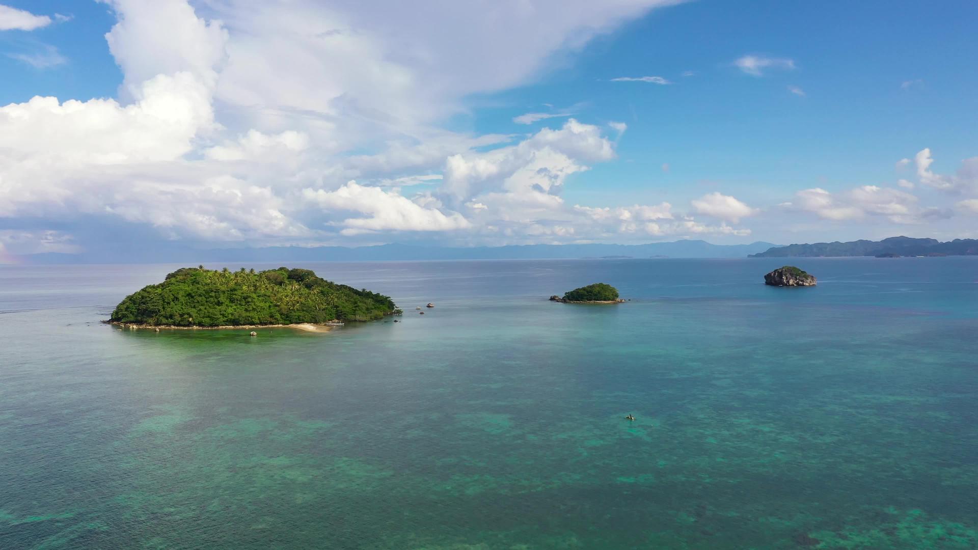 菲律宾海景热带岛天空和岛屿视频的预览图