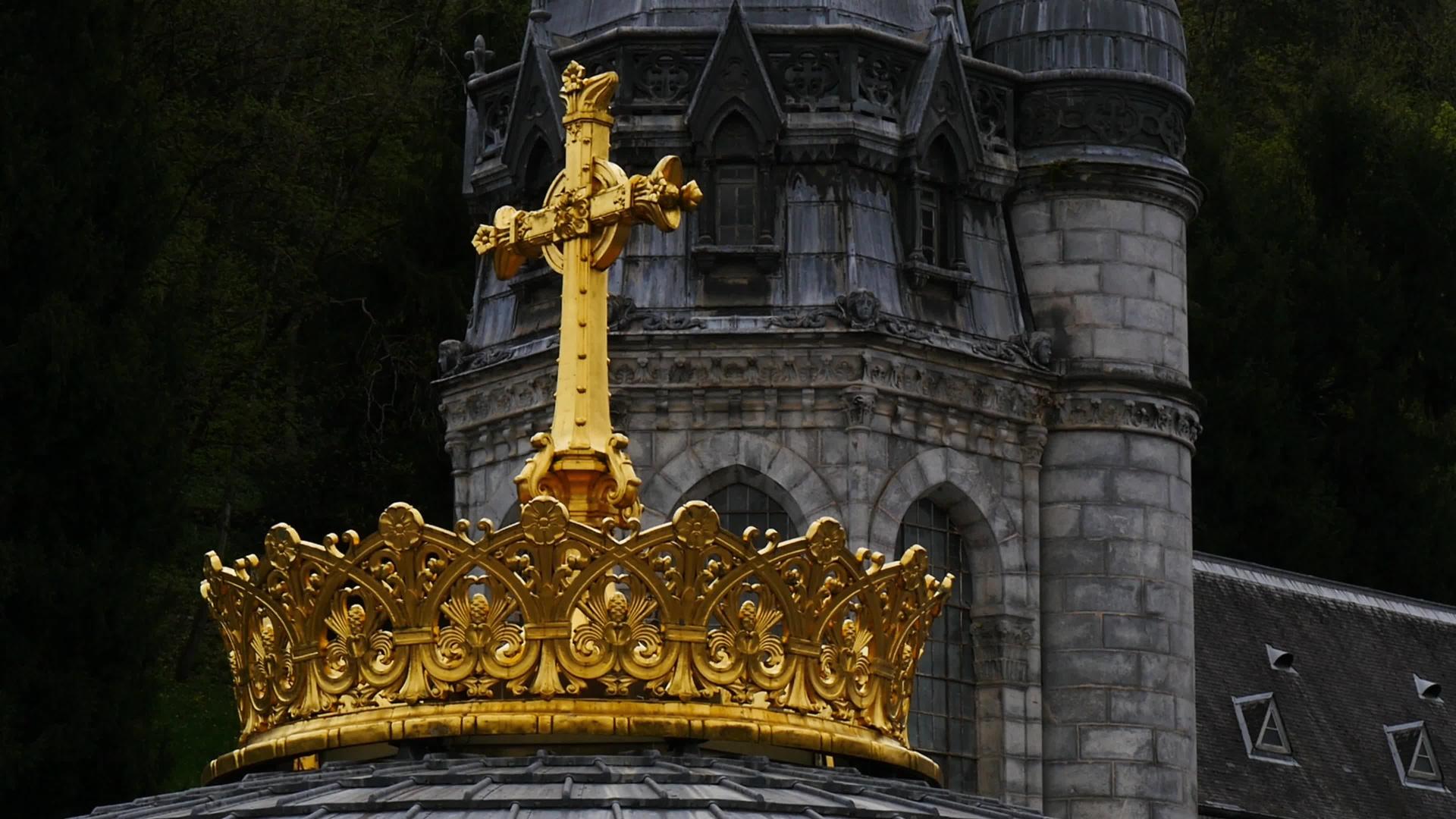 法国的圣罗尔德的法国Basilica王冠视频的预览图