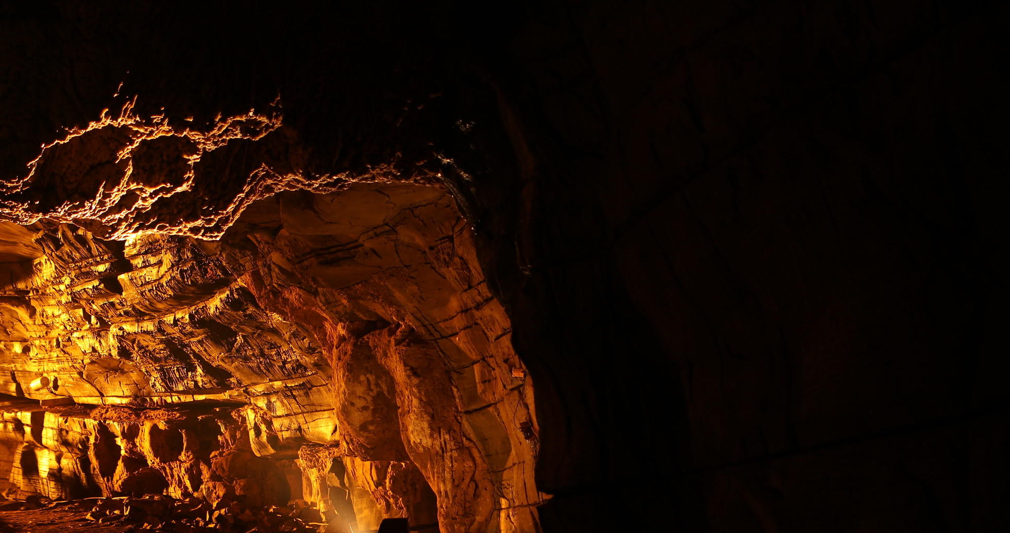 印度的岩石洞穴视频的预览图