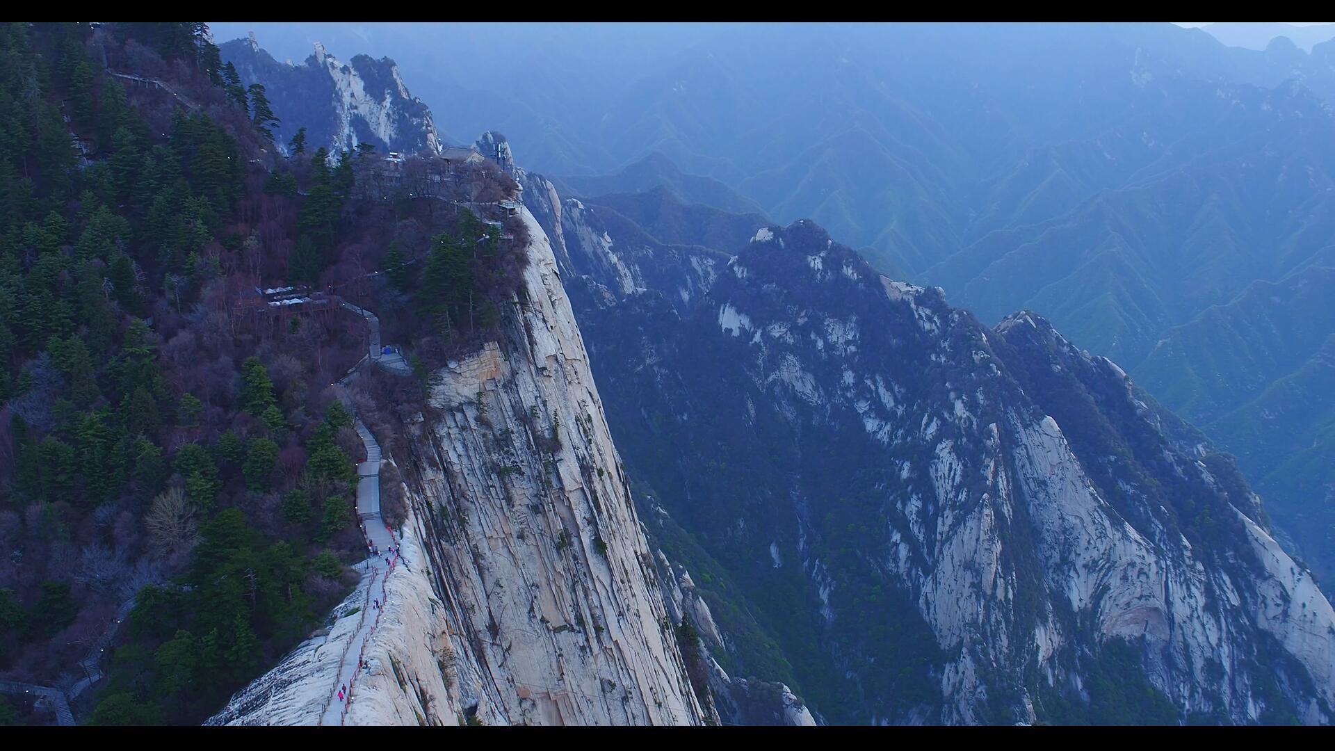 4K陕西华山奇峰异石航拍视频的预览图