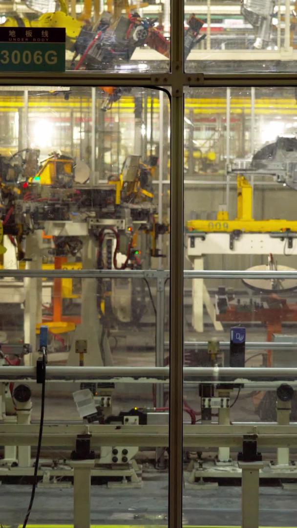 汽车工厂生产自动化运输焊接视频的预览图