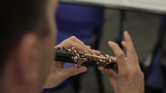 双簧管视频的预览图