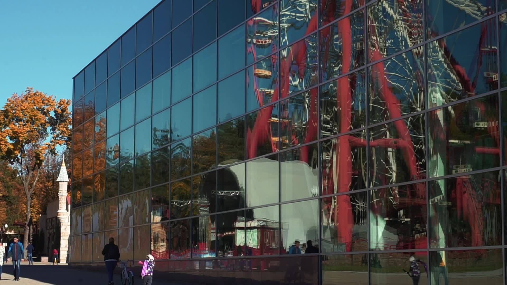 玻璃大楼视频的预览图