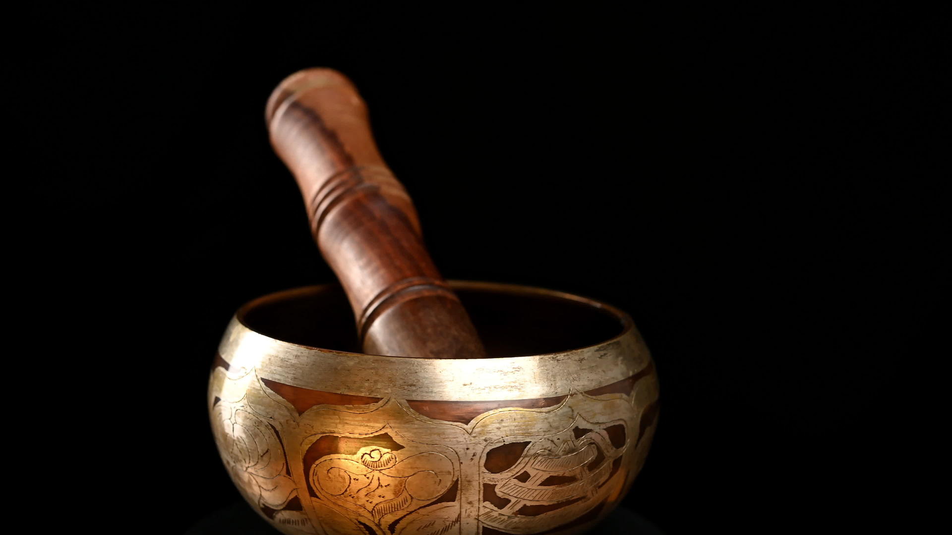 提贝丹乐器和铜碗用于冥想和替代药物视频的预览图