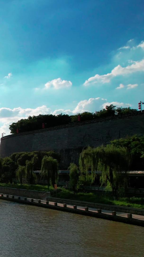 航拍南京秦淮河风光带风景视频的预览图