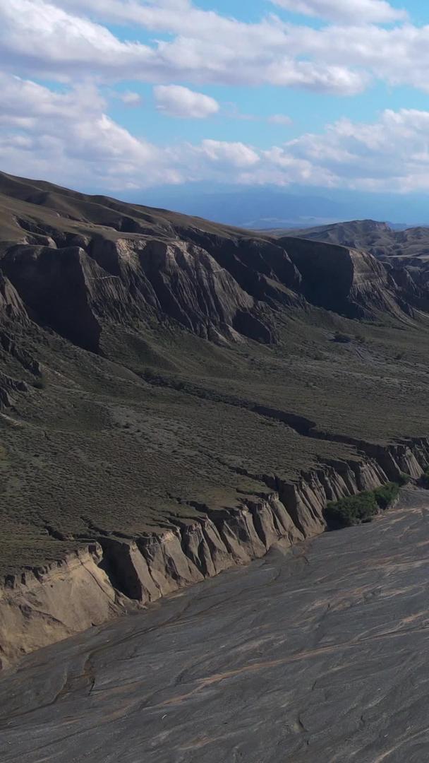 新疆旅游地标安集海大峡谷自然景观原始景观素材视频的预览图