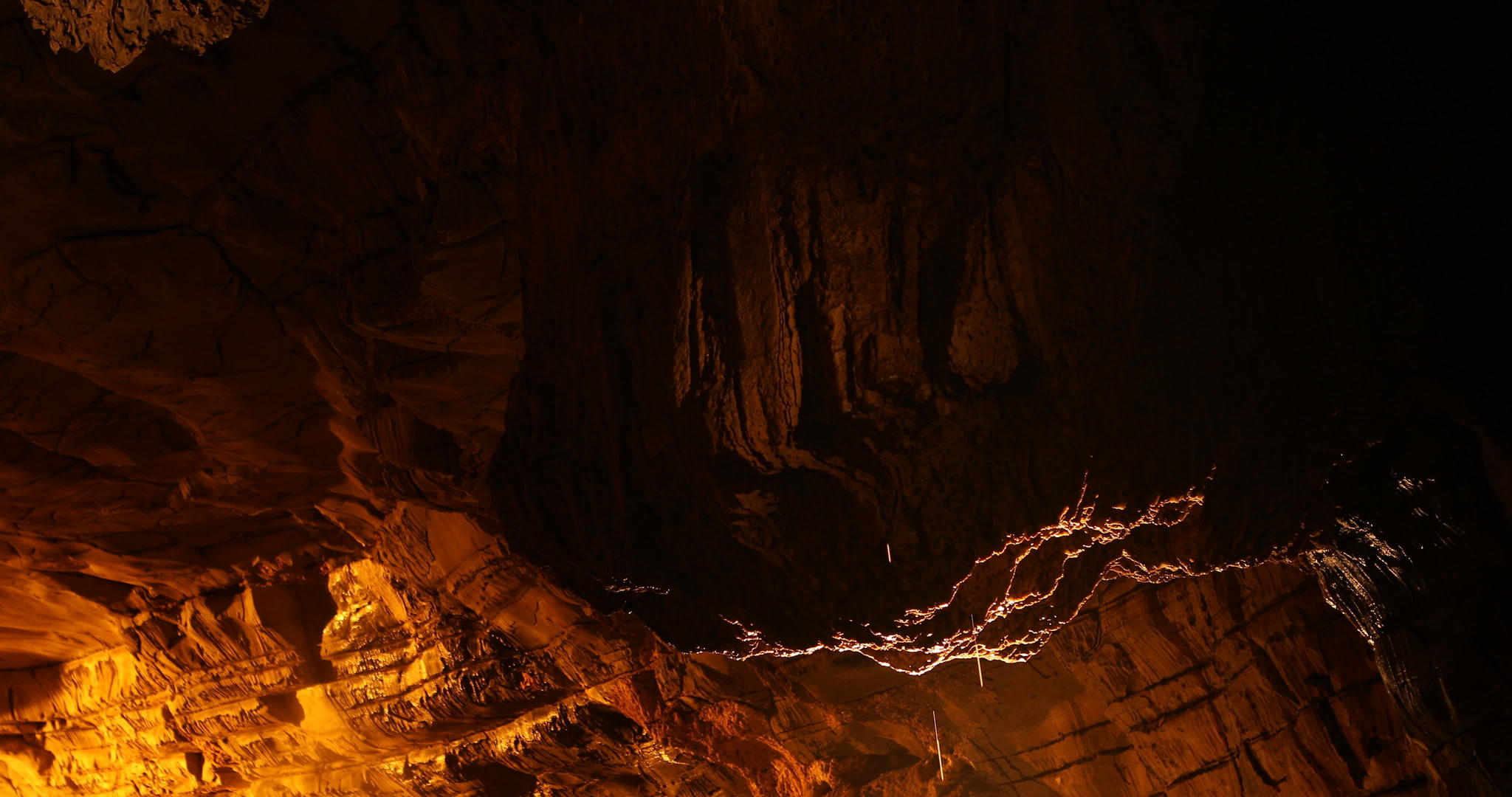 India岩石洞穴视频的预览图
