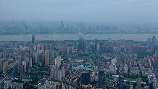 航拍武汉武昌和长江两岸风光延时视频视频的预览图