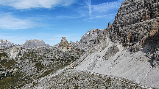 航拍意大利阿尔卑斯山脉多洛米蒂山区实拍视频视频的预览图