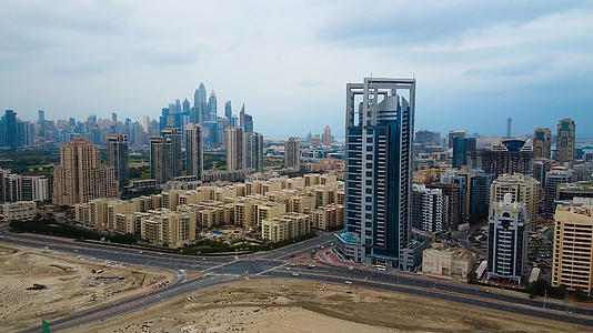 迪拜城市风光航拍视频的预览图