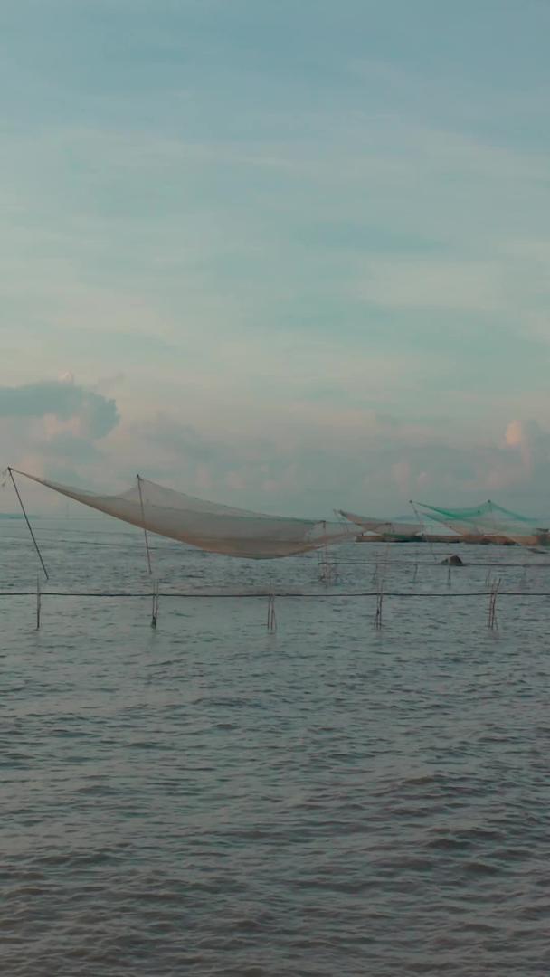 渔船晒鱼网的空境场景视频的预览图