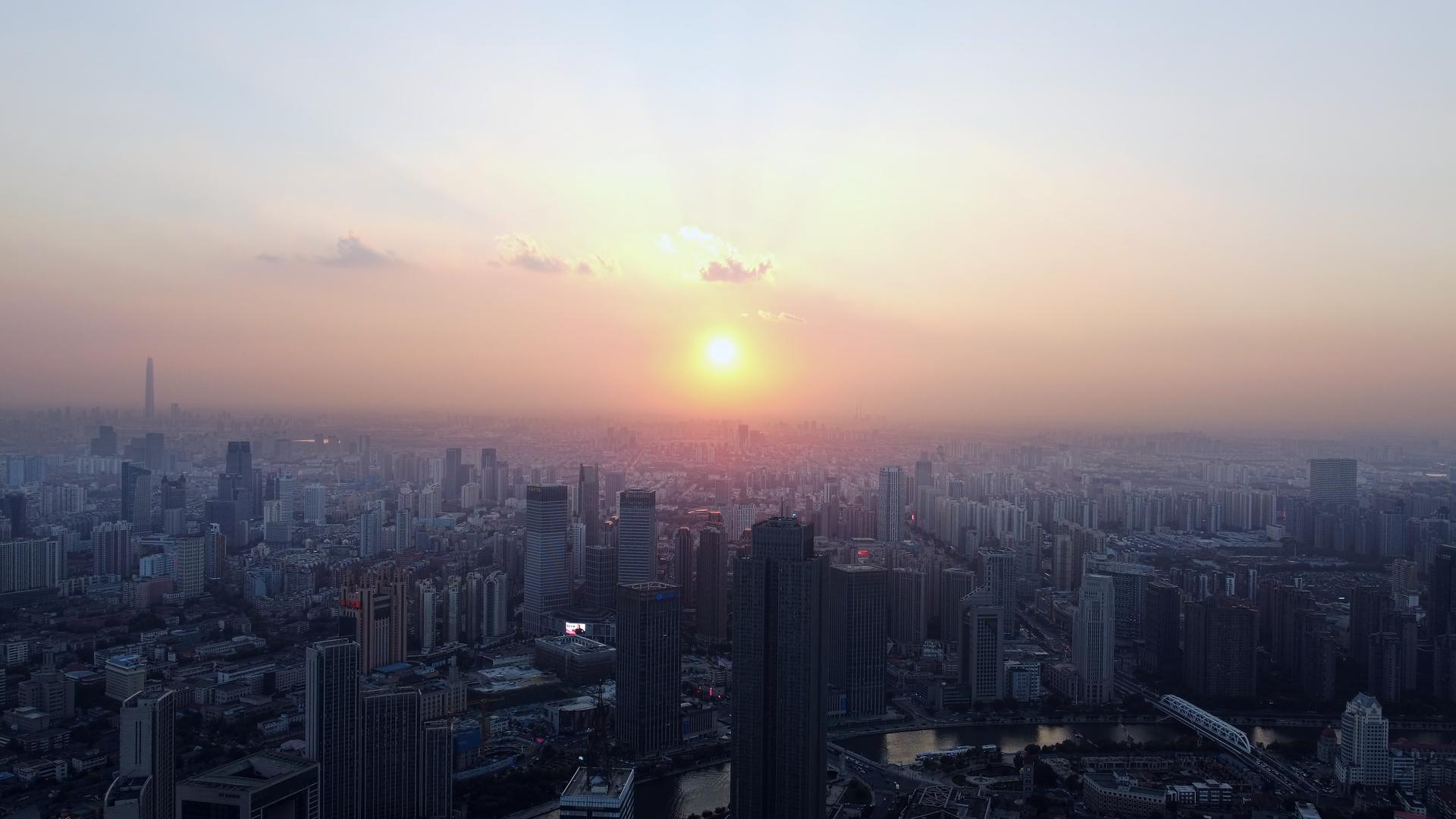航拍天津城市天际线日落视频的预览图