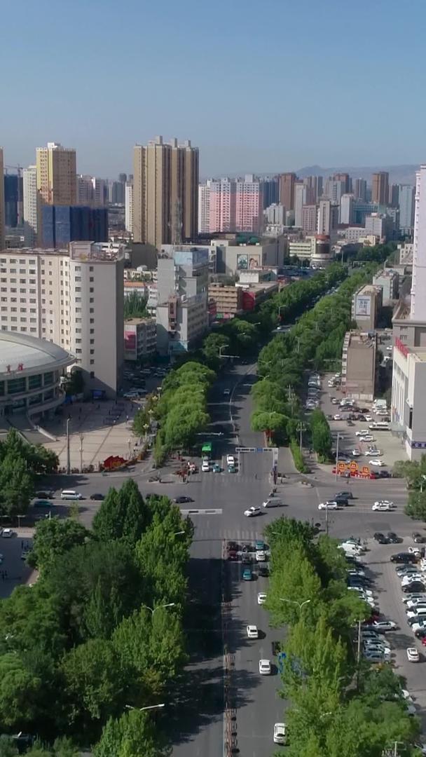新疆阿克苏市中心航拍视频的预览图