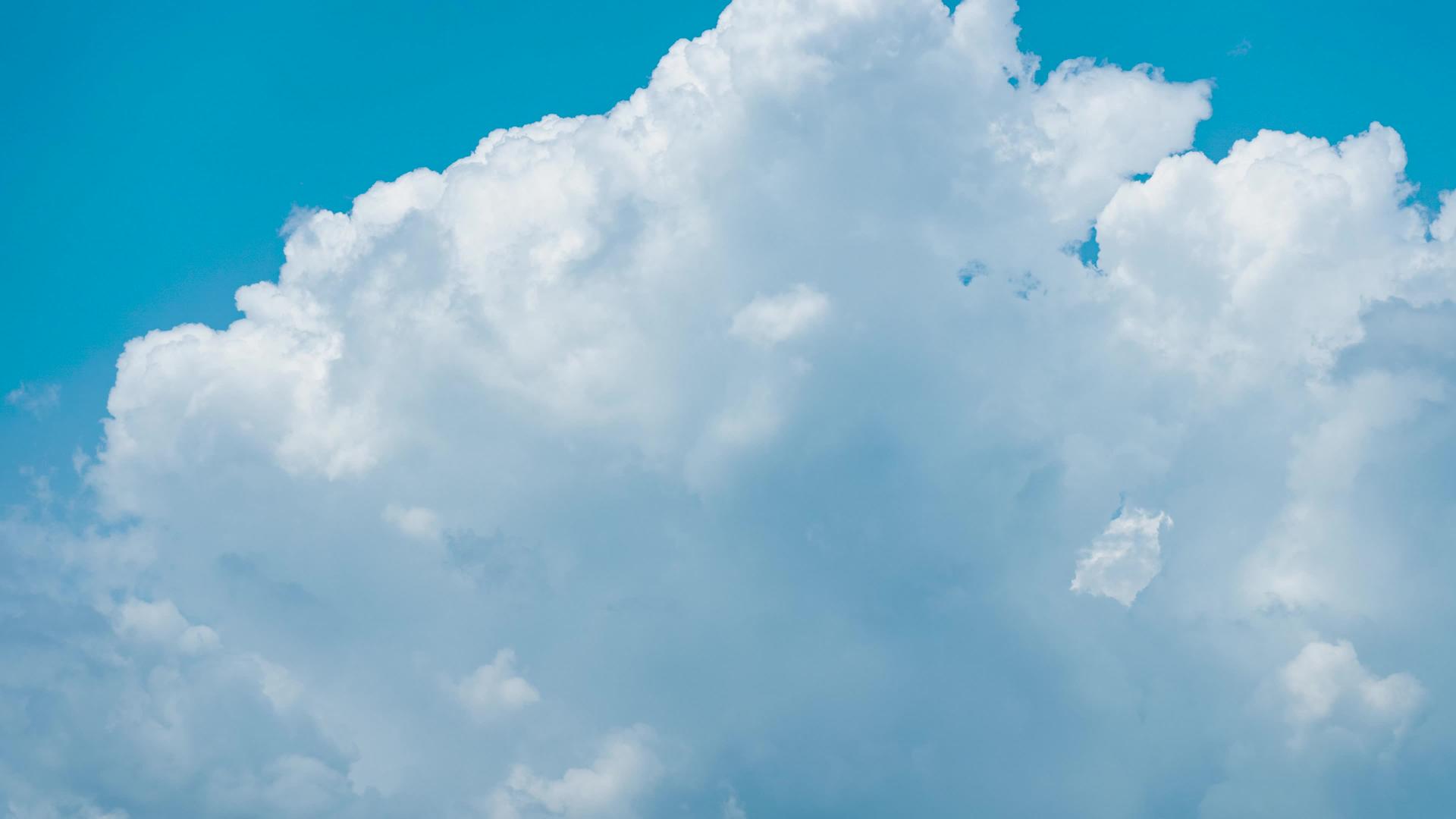 4k夏天云层天空云层涌动延迟视频的预览图