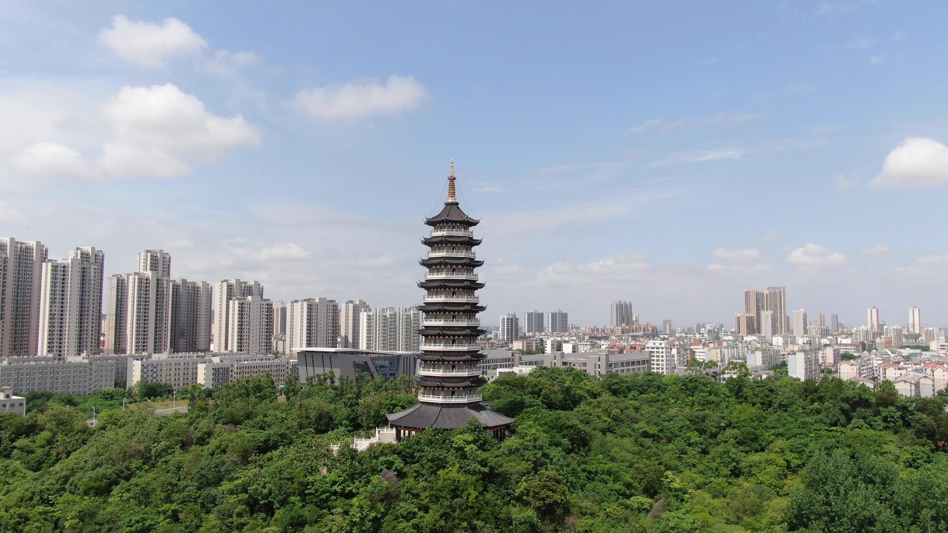 4K航拍江西赣州翠浪塔地标建筑视频的预览图