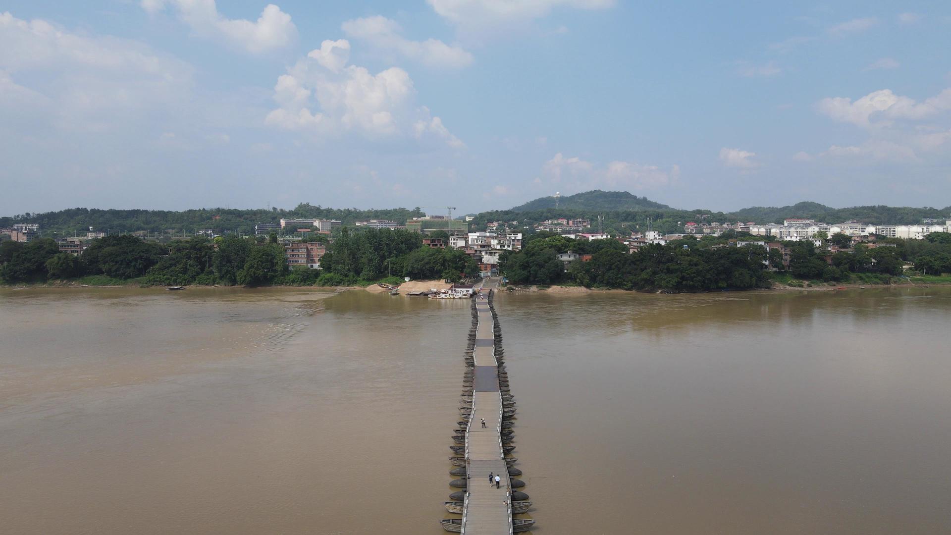 航拍江西赣州江南古城4A景区古浮桥视频的预览图