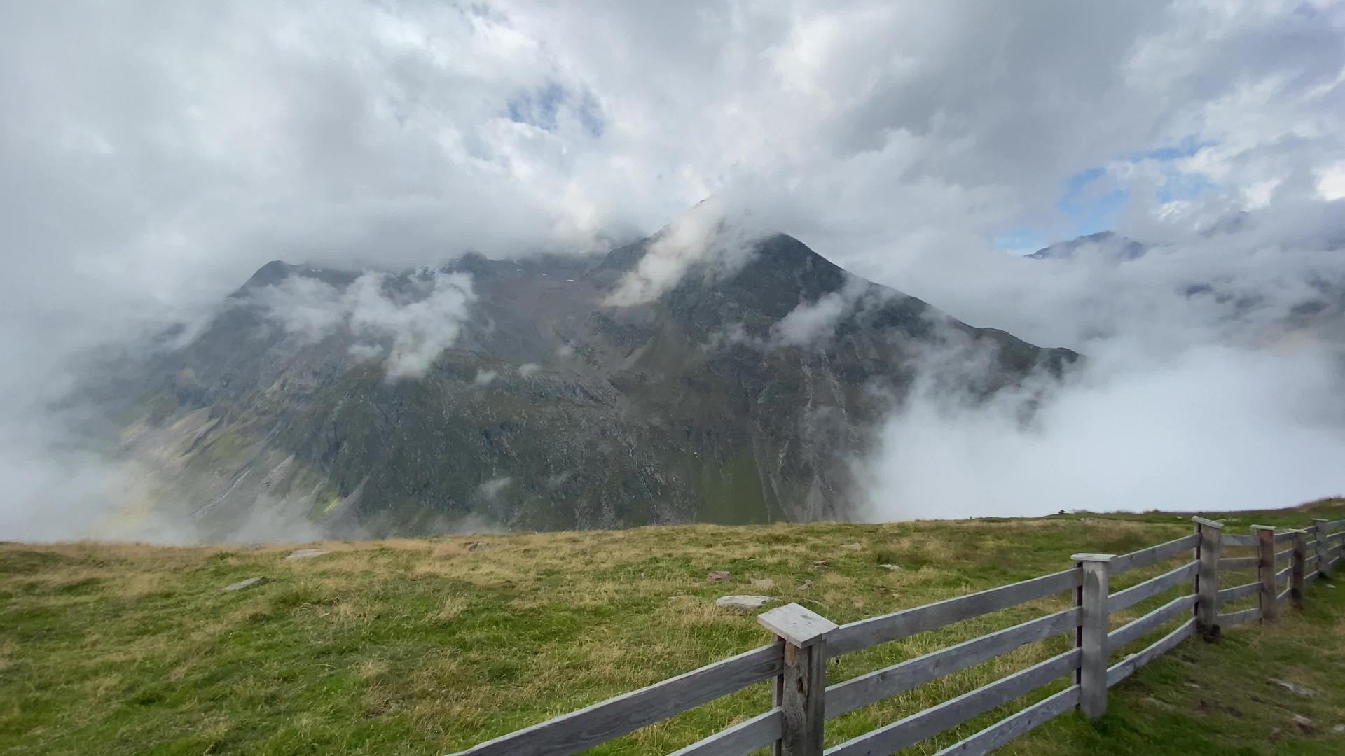 奥贝古尔格尔山视频的预览图