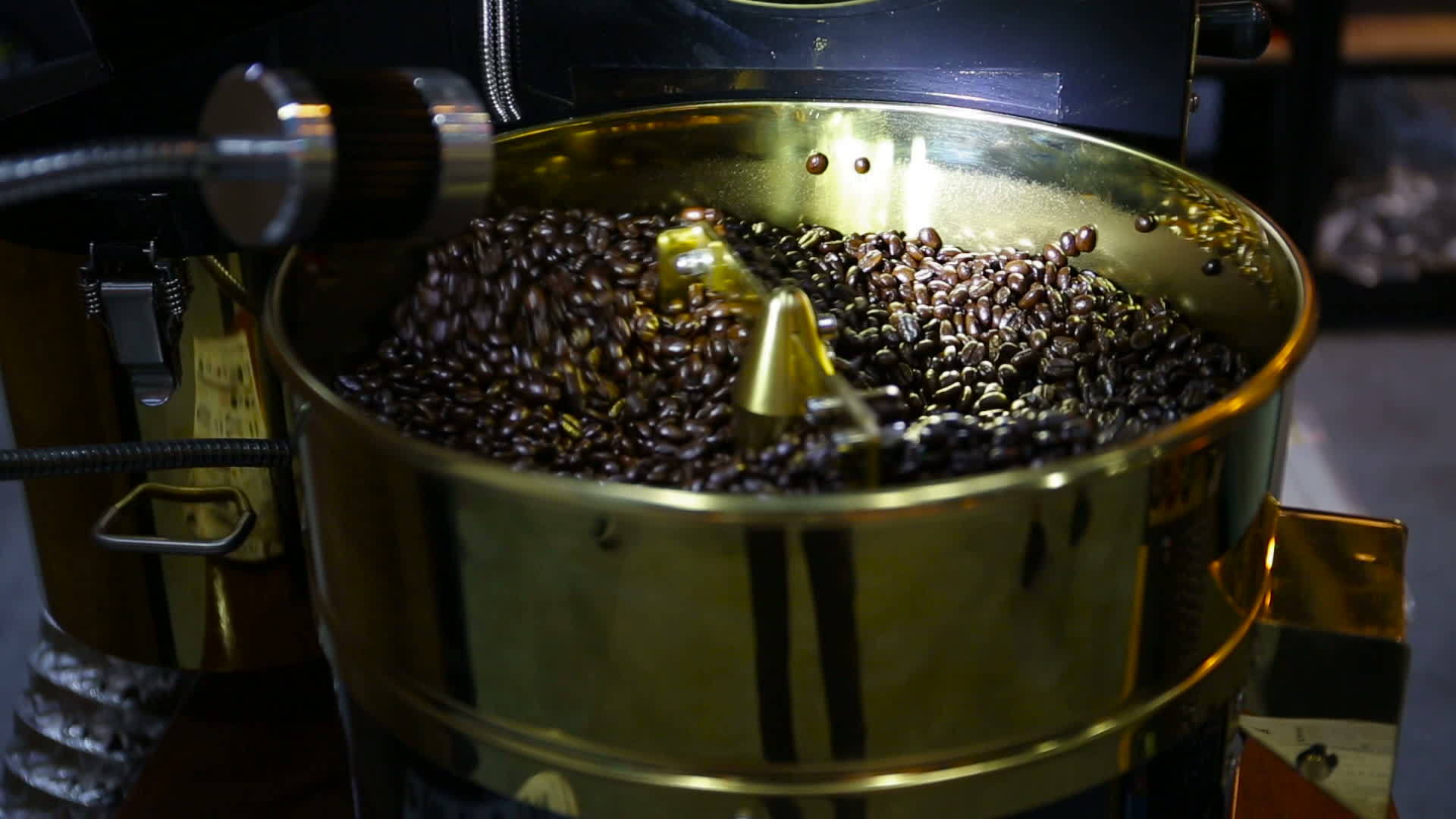 现代烤咖啡豆视频的预览图