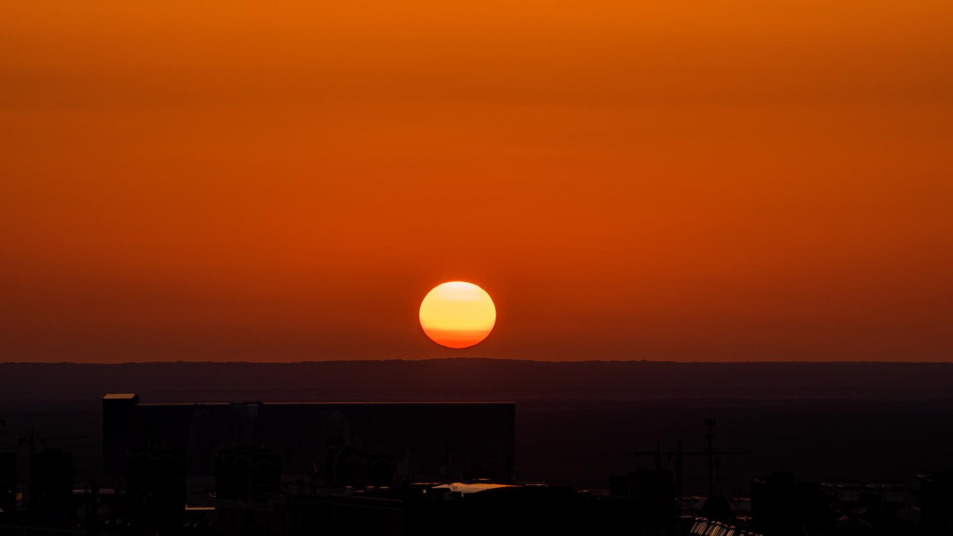 8K地平线沙漠火星基地黄昏日落延时视频的预览图