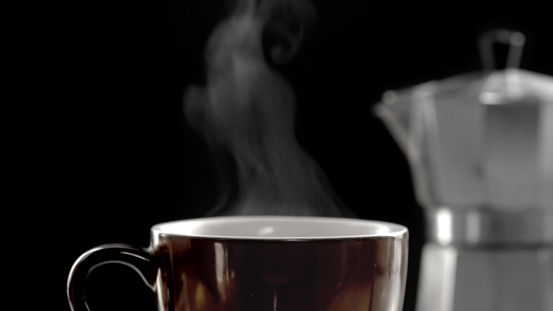 热咖啡杯和莫卡锅视频的预览图
