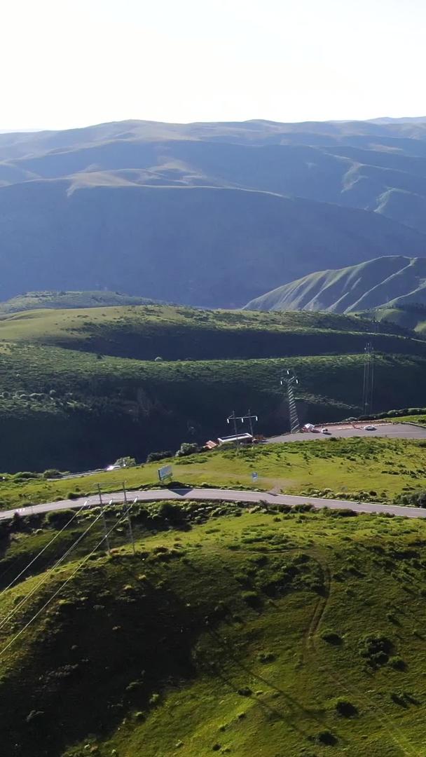 盘山公路航拍高原山脉视频的预览图