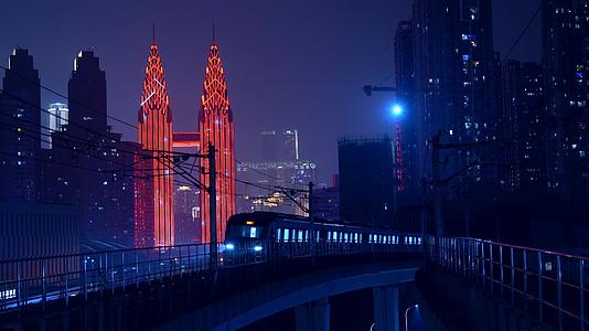实拍重庆山城地铁穿梭视频的预览图