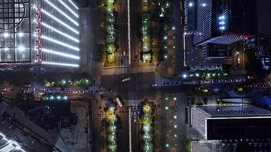 魔都城市街道鸟瞰航拍视频的预览图